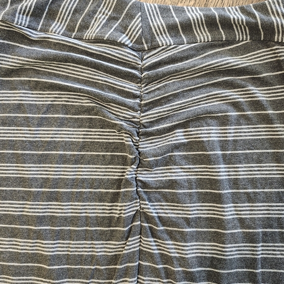Athleta Ruched Striped Gray White Maxi Skirt Size Medium - Picture 4 of 6